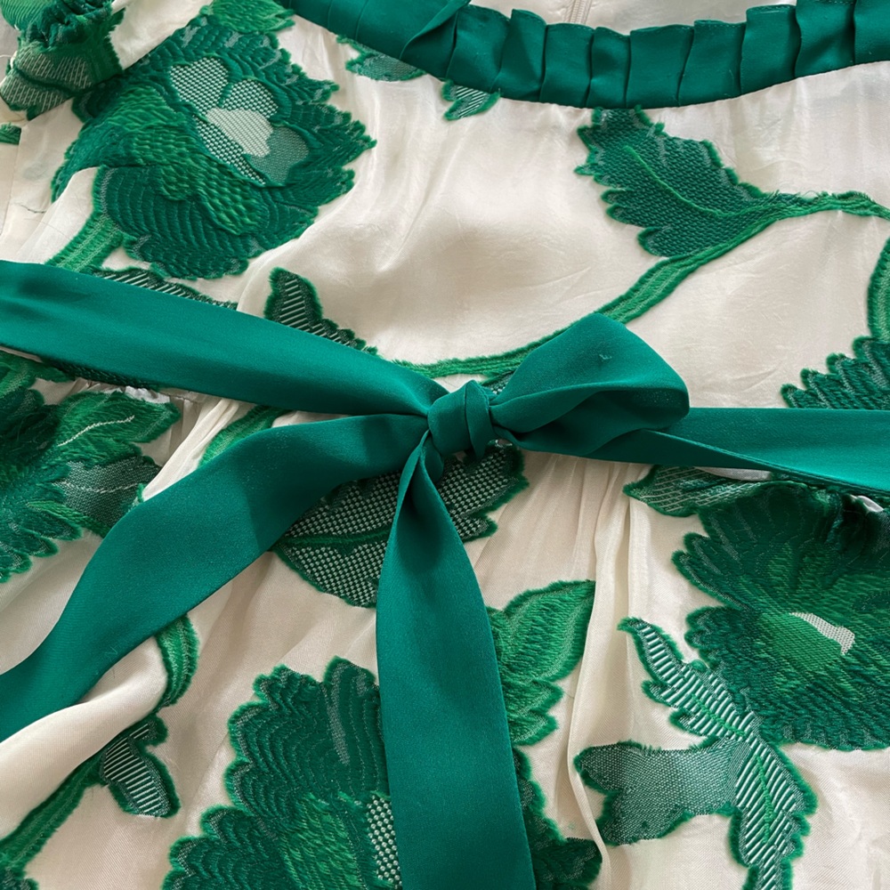 Brocade Floral Pattern With Pockets - image 2